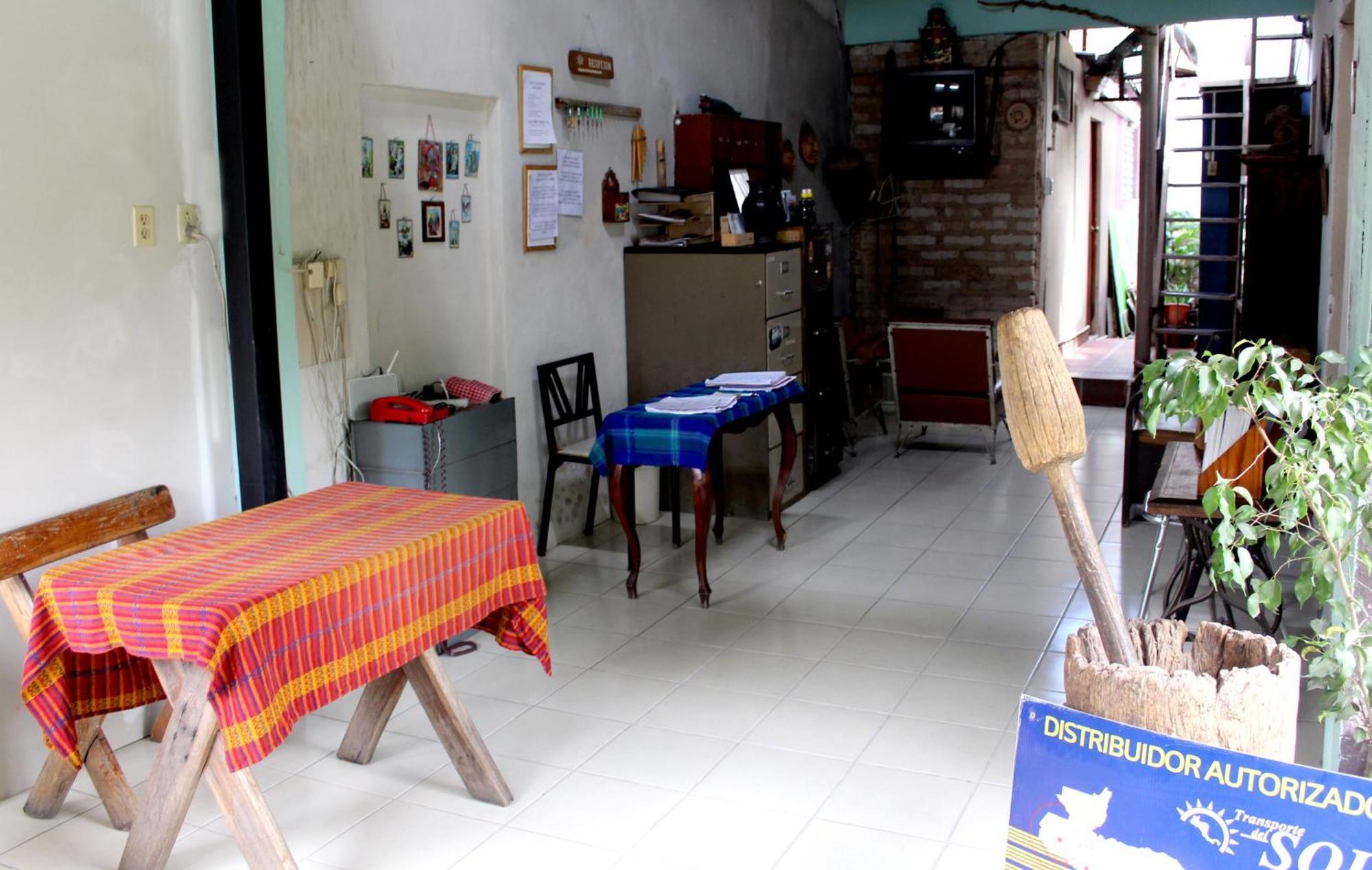 Ximenas Guest House San Salvador Extérieur photo