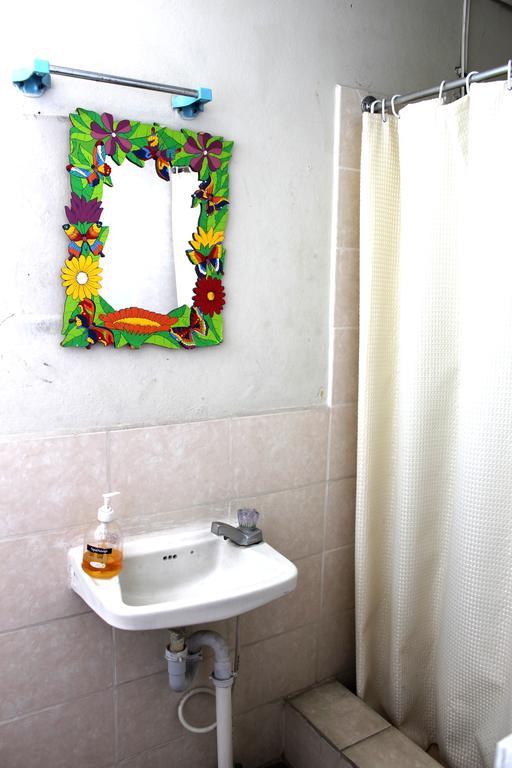 Ximenas Guest House San Salvador Extérieur photo