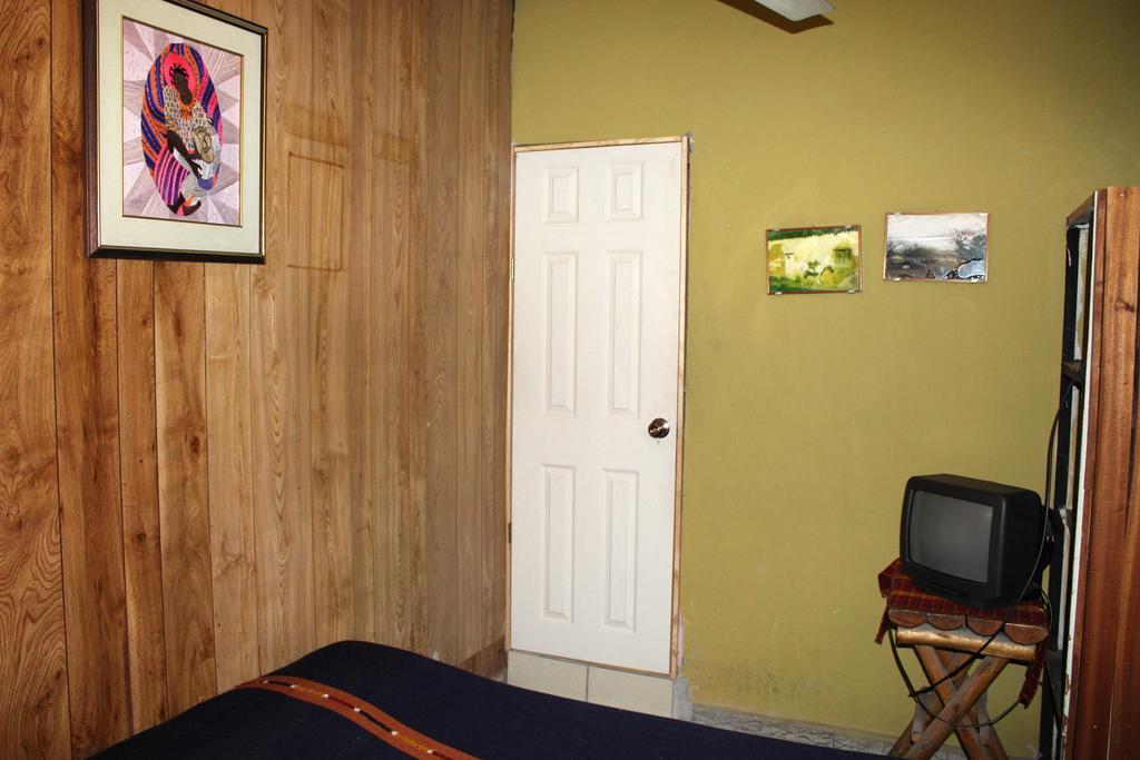 Ximenas Guest House San Salvador Extérieur photo